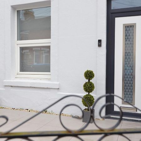 Outstanding Modernised 3/4 Double Bedroomed House Littlehampton Exterior foto