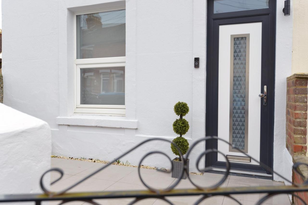 Outstanding Modernised 3/4 Double Bedroomed House Littlehampton Exterior foto